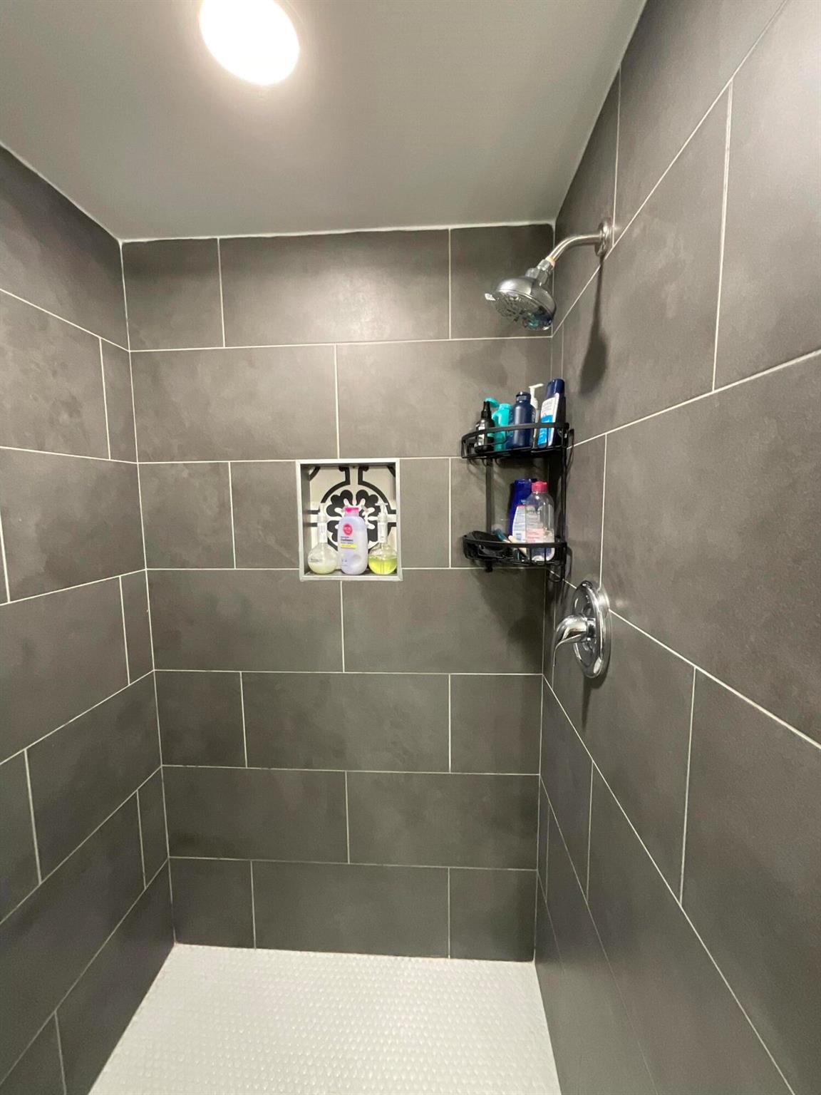 MIDPORT PLACE I, A CONDOM - Residential