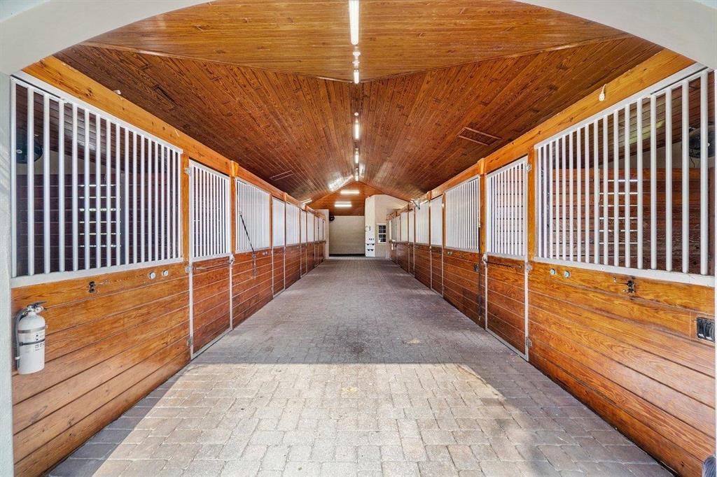 PALM BEACH POINT EAST - Residential