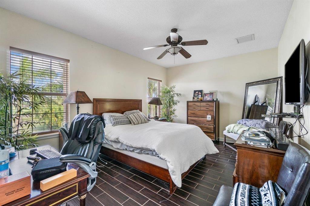 PALM BEACH POINT EAST - Residential