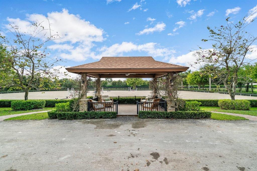 PALM BEACH POINT EAST - Residential