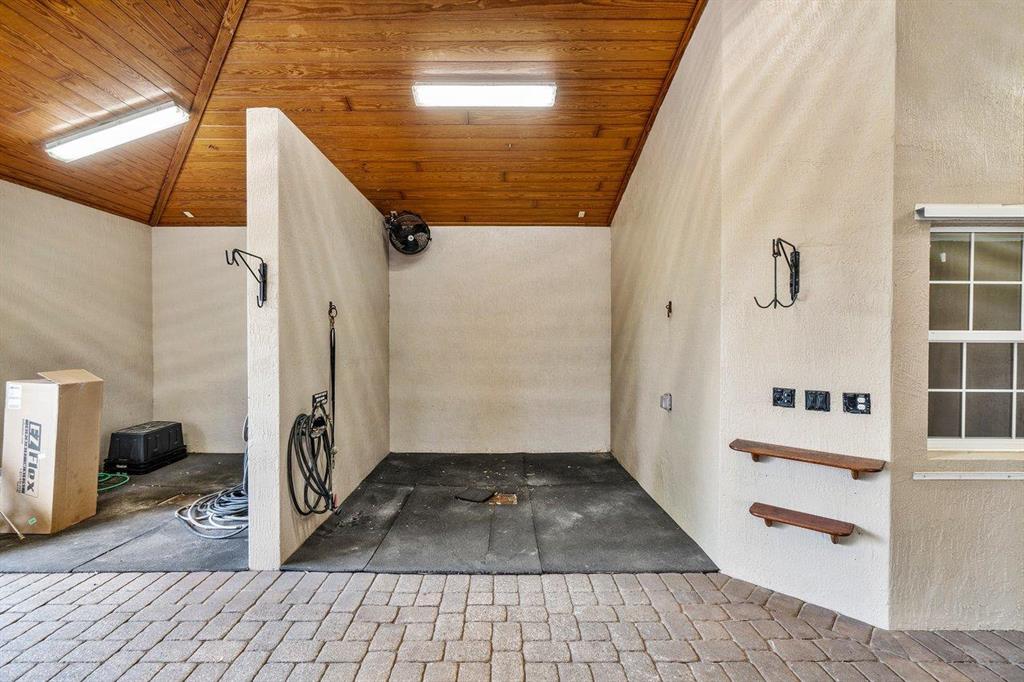 PALM BEACH POINT EAST - Residential