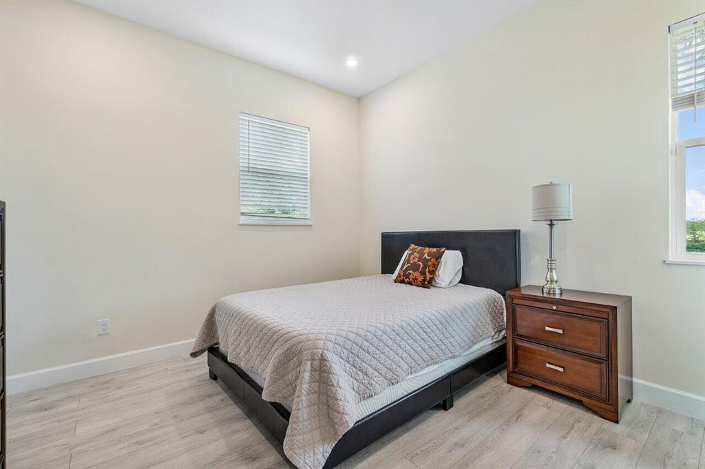 PALM BEACH POINT EAST - Residential