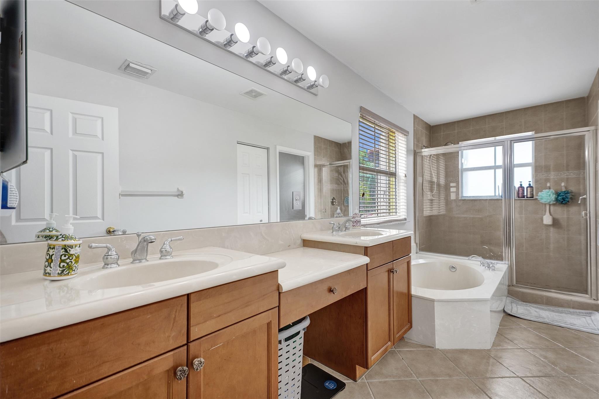 Riviera Isles III 172-36 - Residential