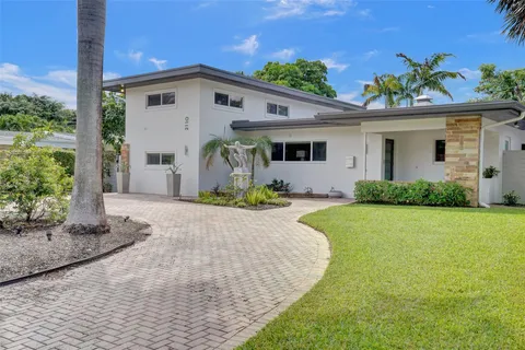 2110 NE 30th St, Fort Lauderdale, FL MLS: F10491467