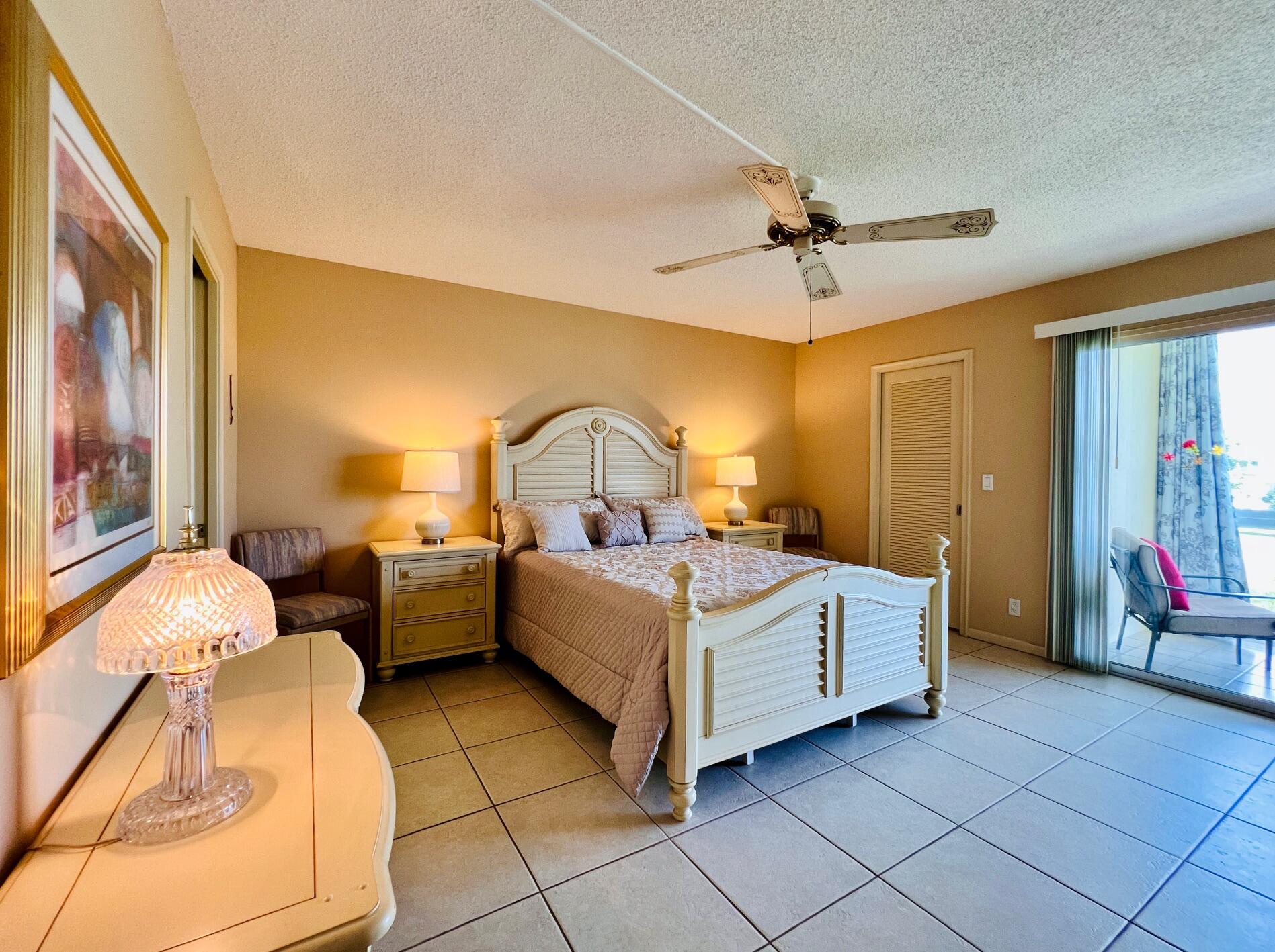 CENTURY VILLAGE - WELLINGTON CONDOS - Residential