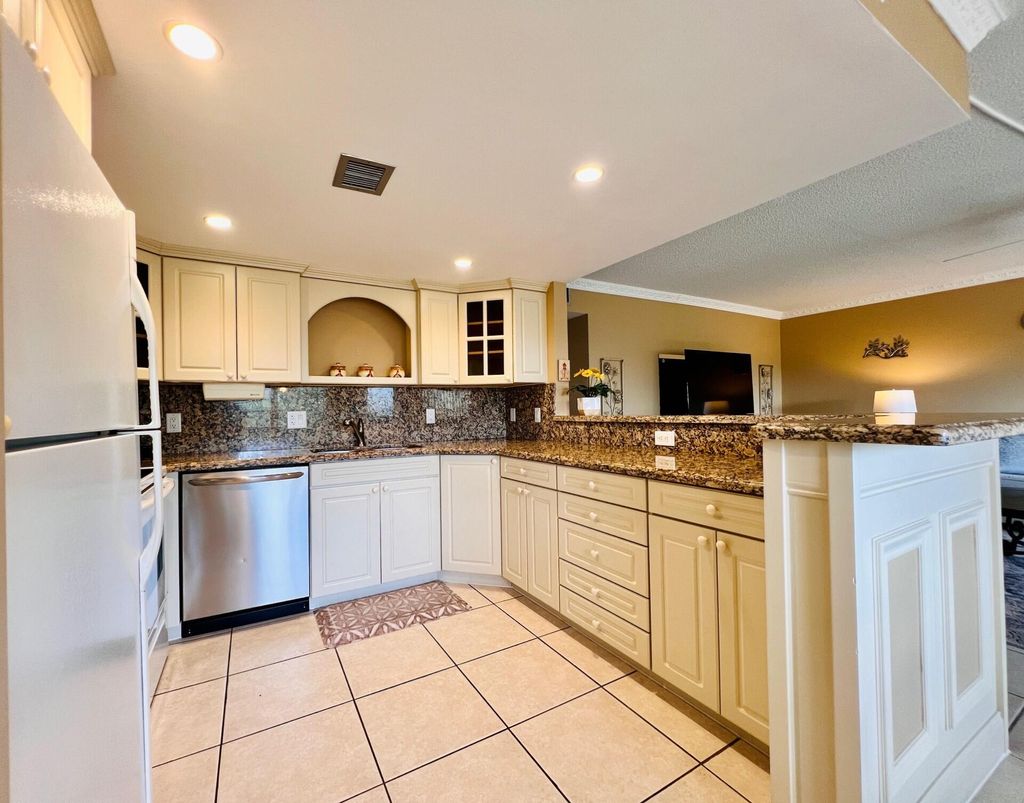 Photo of 306 Wellington L, West Palm Beach, FL 33417 (MLS # R11162966)