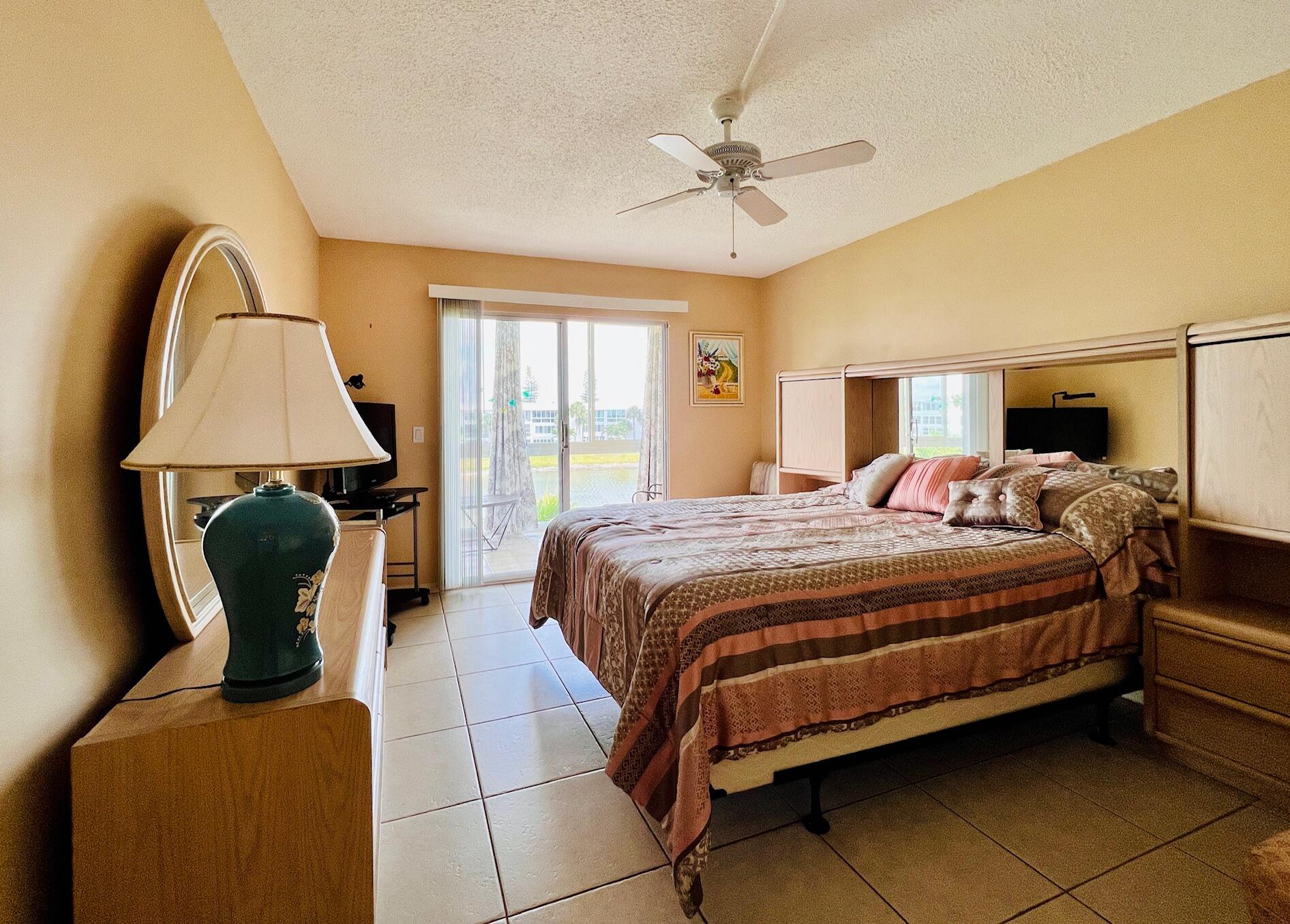 CENTURY VILLAGE - WELLINGTON CONDOS - Residential