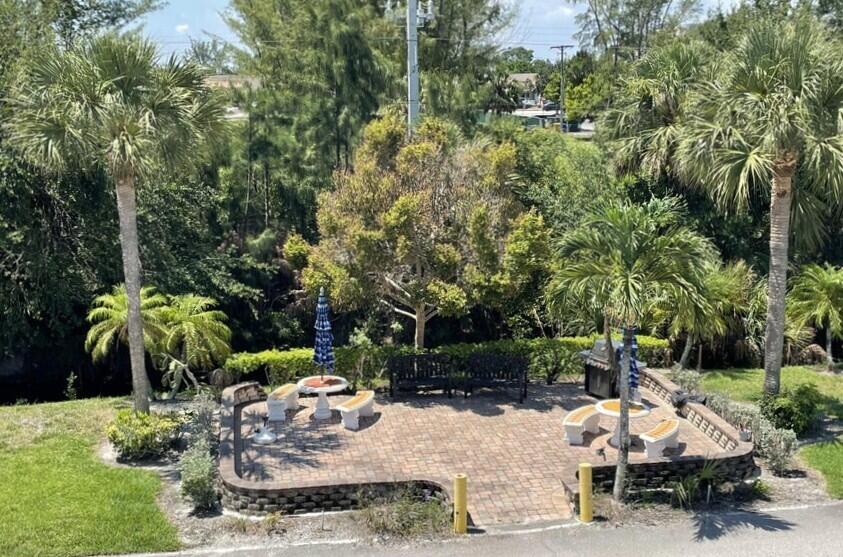 CENTURY VILLAGE - WELLINGTON CONDOS - Residential