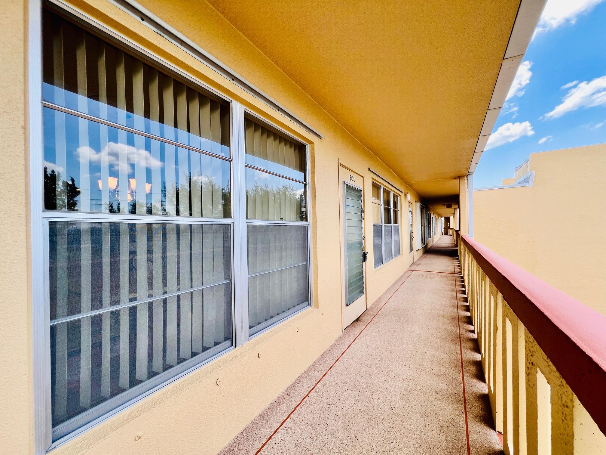 CENTURY VILLAGE - WELLINGTON CONDOS - Residential