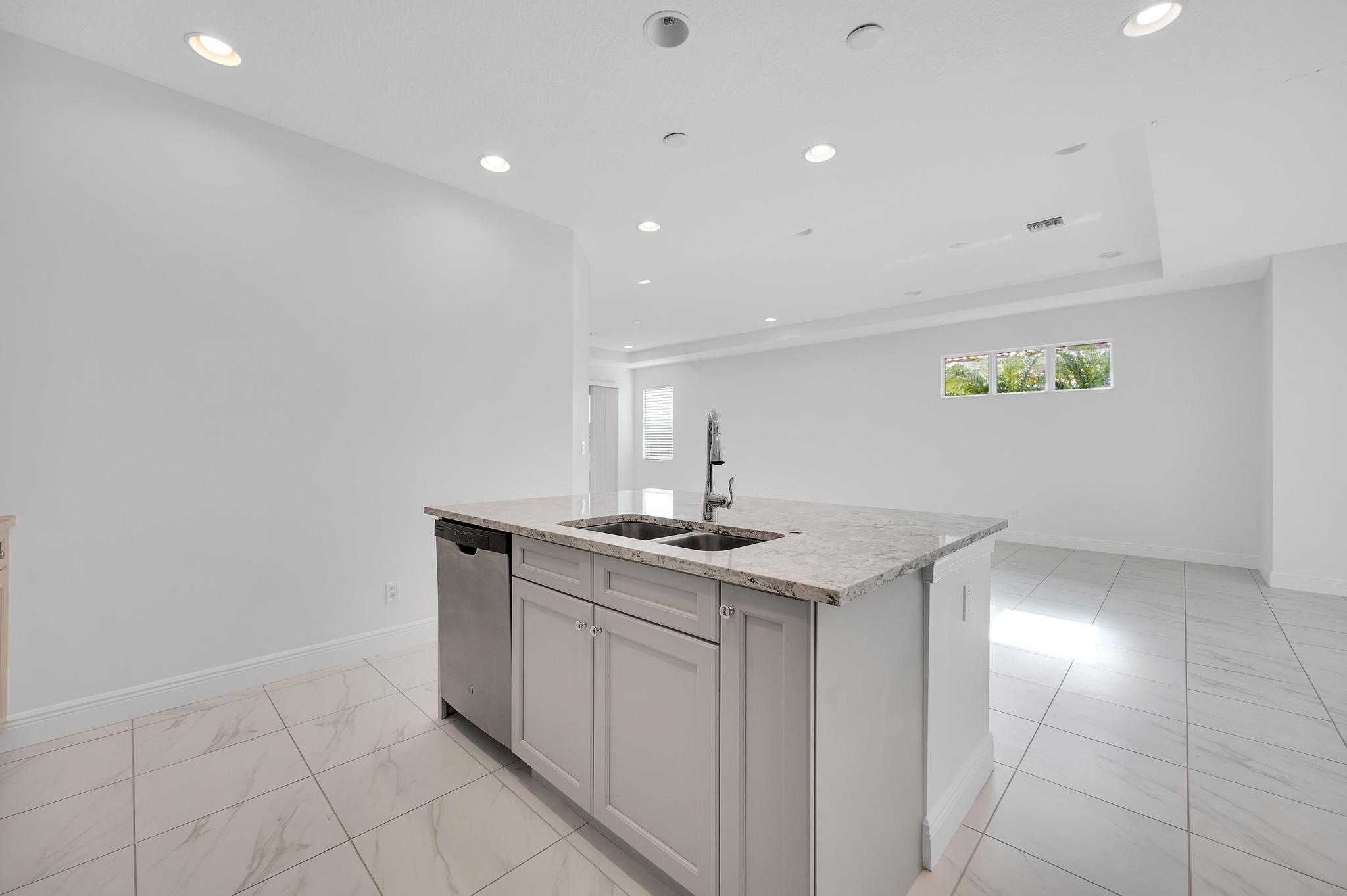 VERANO PUD NO 1 PLAT NO 2 - Residential Lease