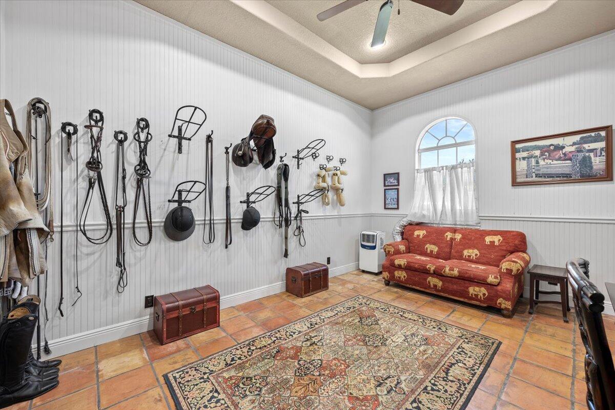 SADDLE TRAIL PARK OF WELL - Residential