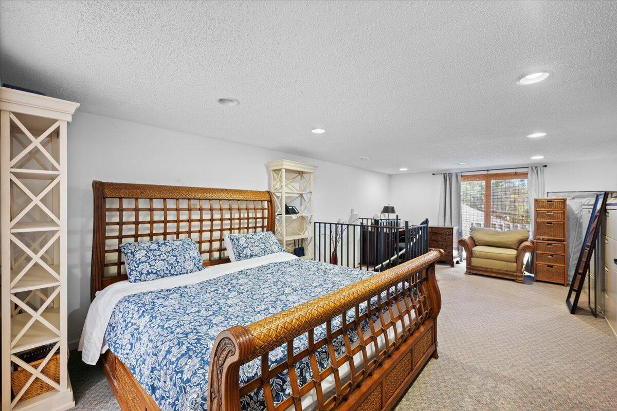 SADDLE TRAIL PARK OF WELL - Residential