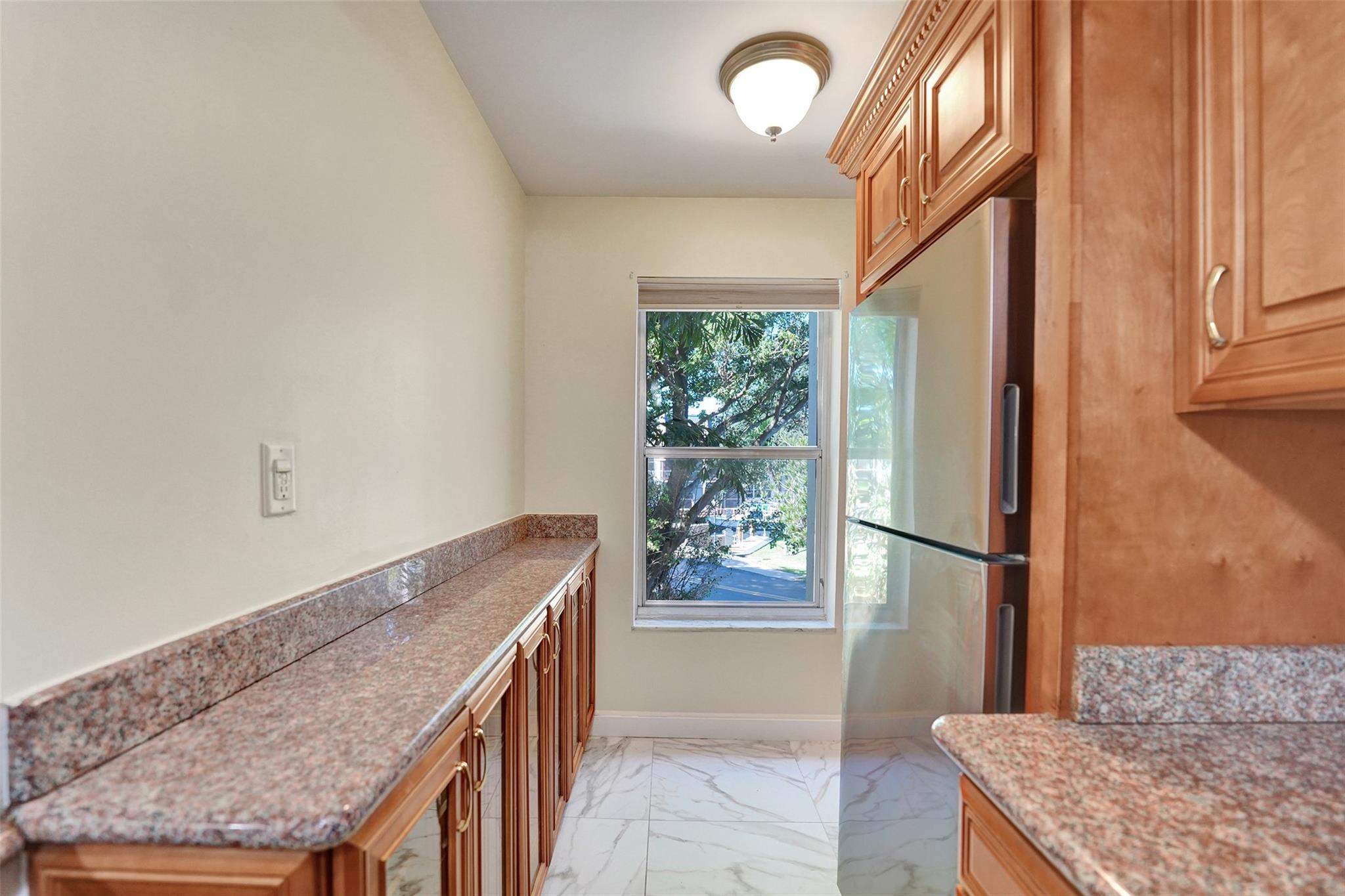 ISLAND CLUB - Residential