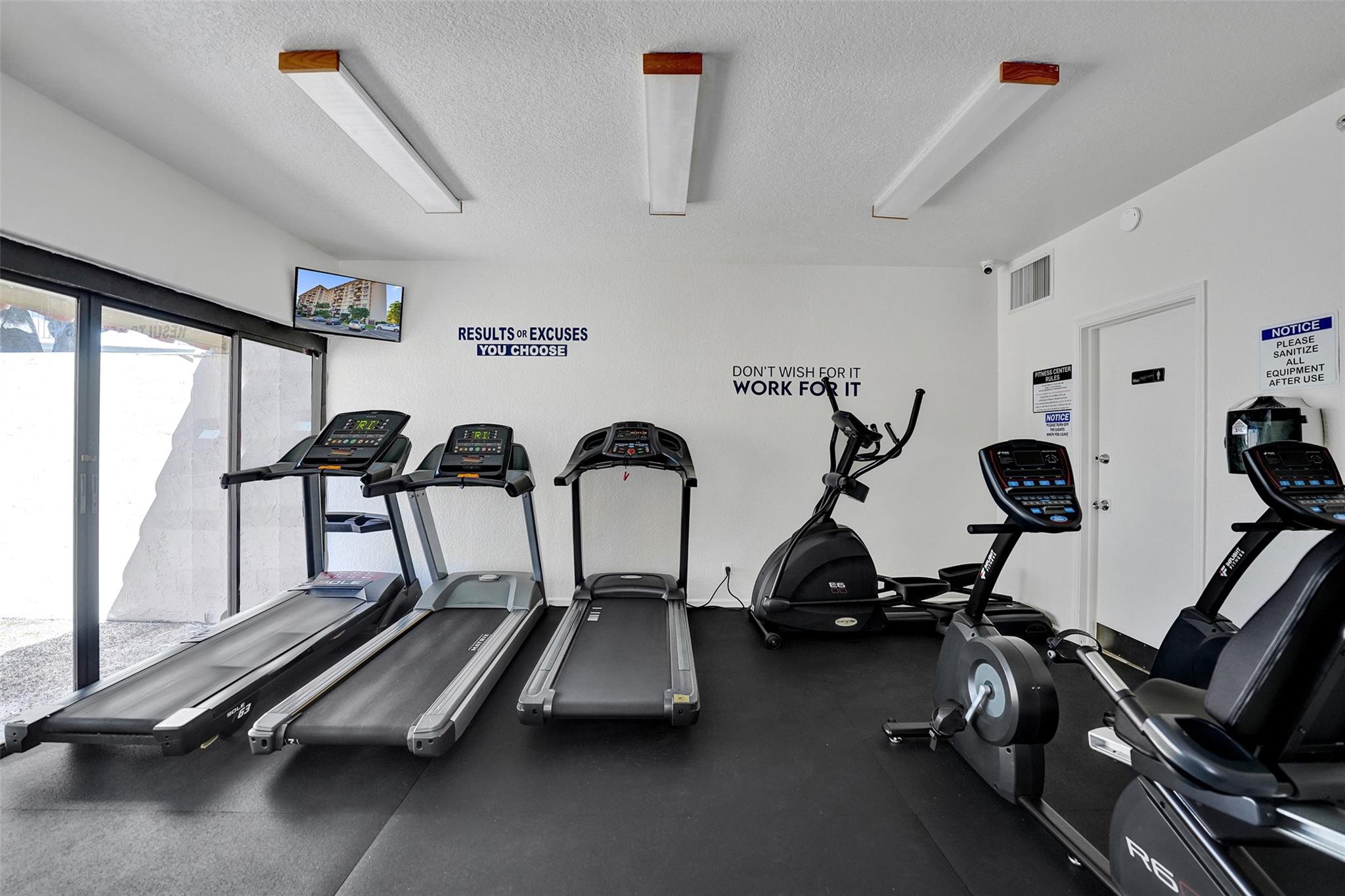 ISLAND CLUB - Residential