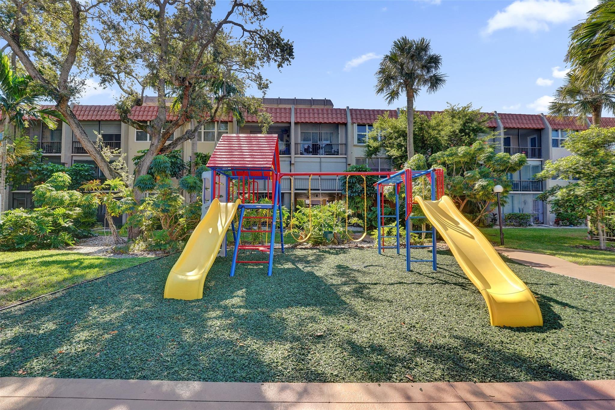 ISLAND CLUB - Residential