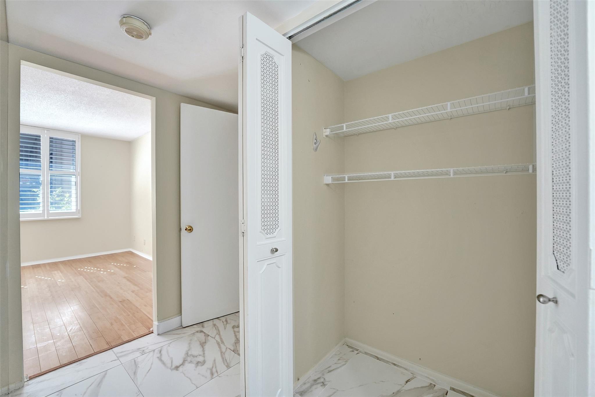 ISLAND CLUB - Residential