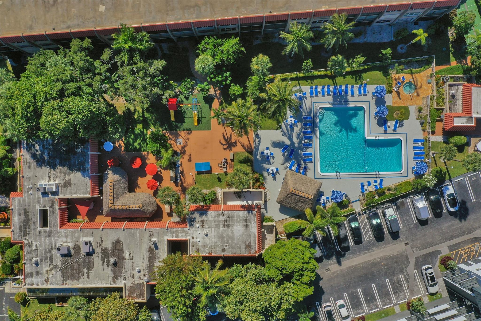 ISLAND CLUB - Residential