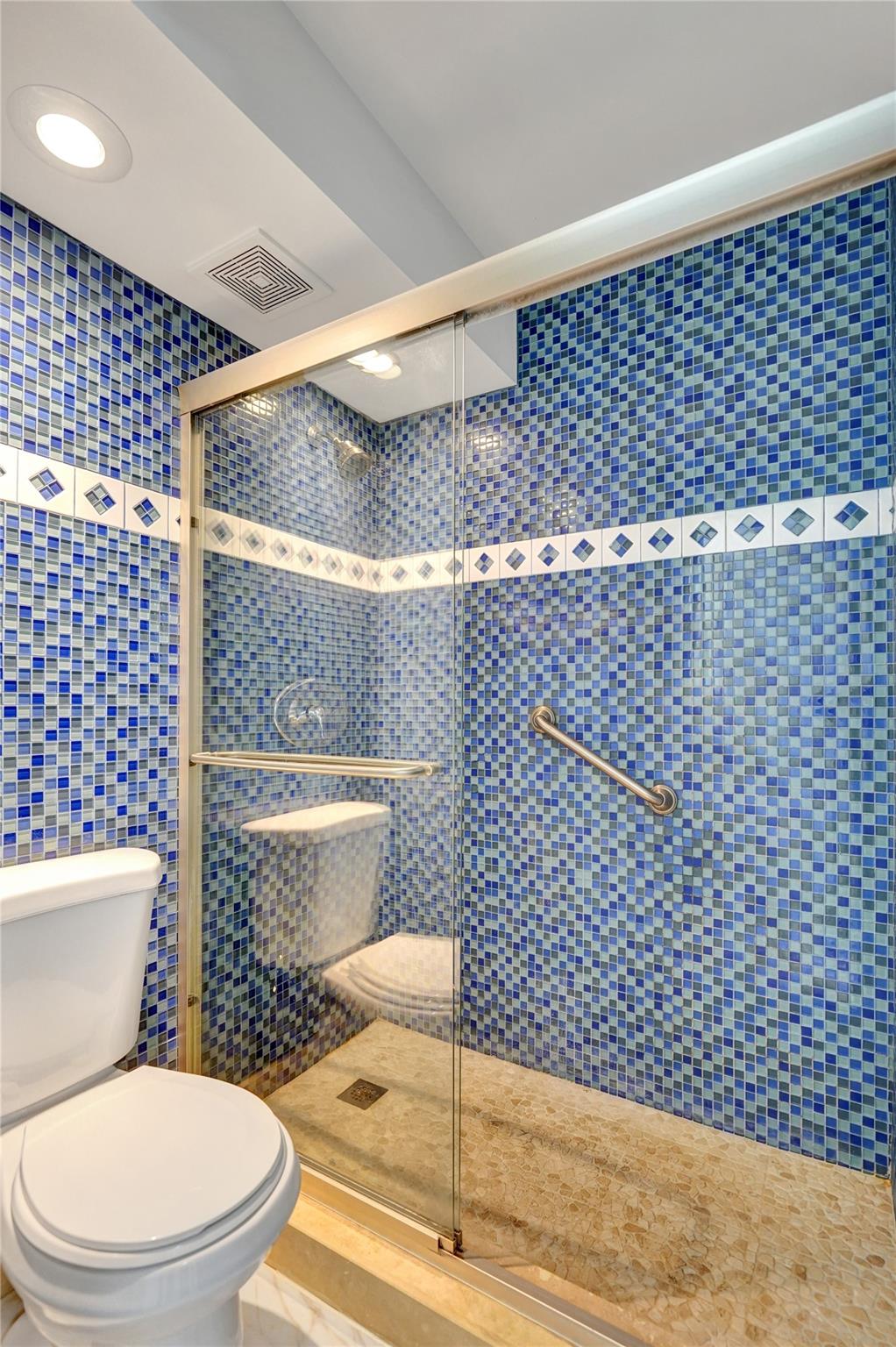 ISLAND CLUB - Residential