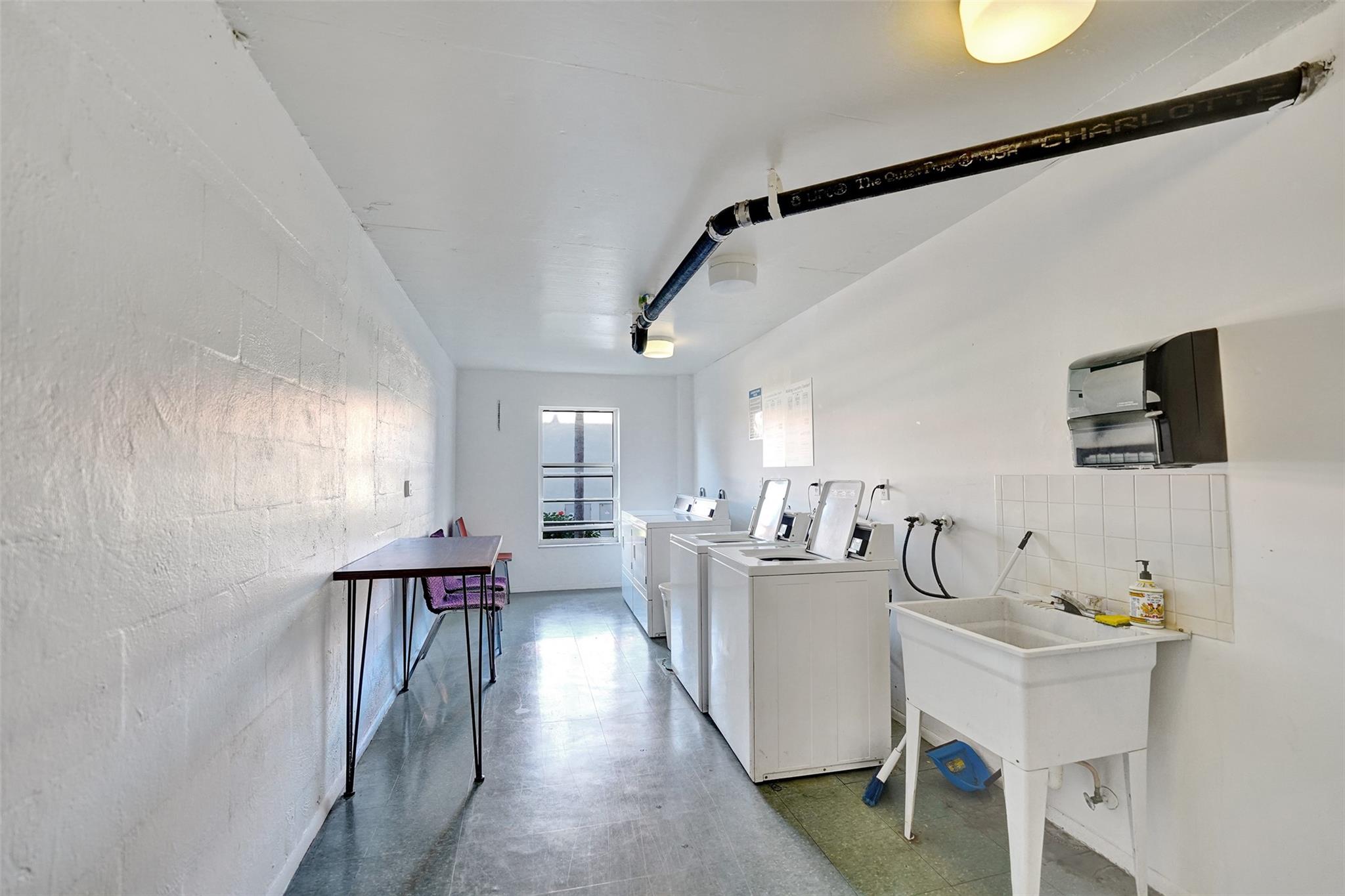 ISLAND CLUB - Residential