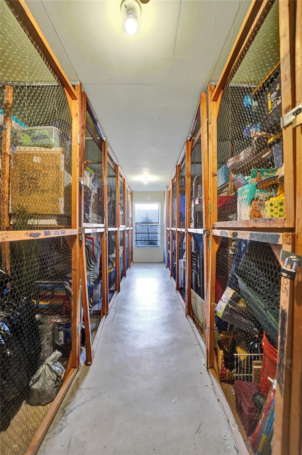 ISLAND CLUB - Residential