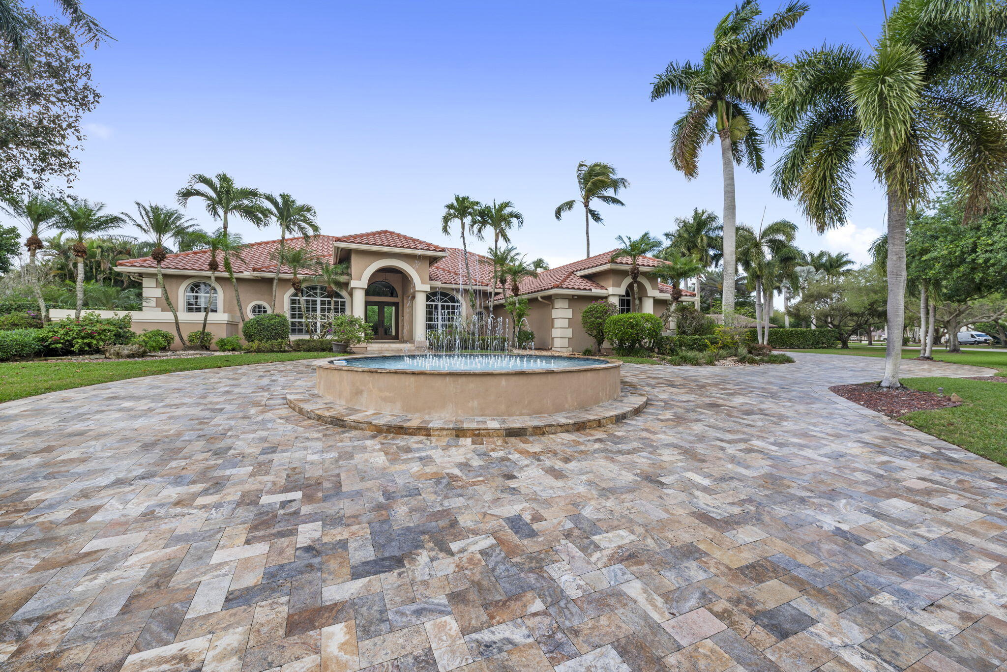 PARKLAND LAKES - Residential