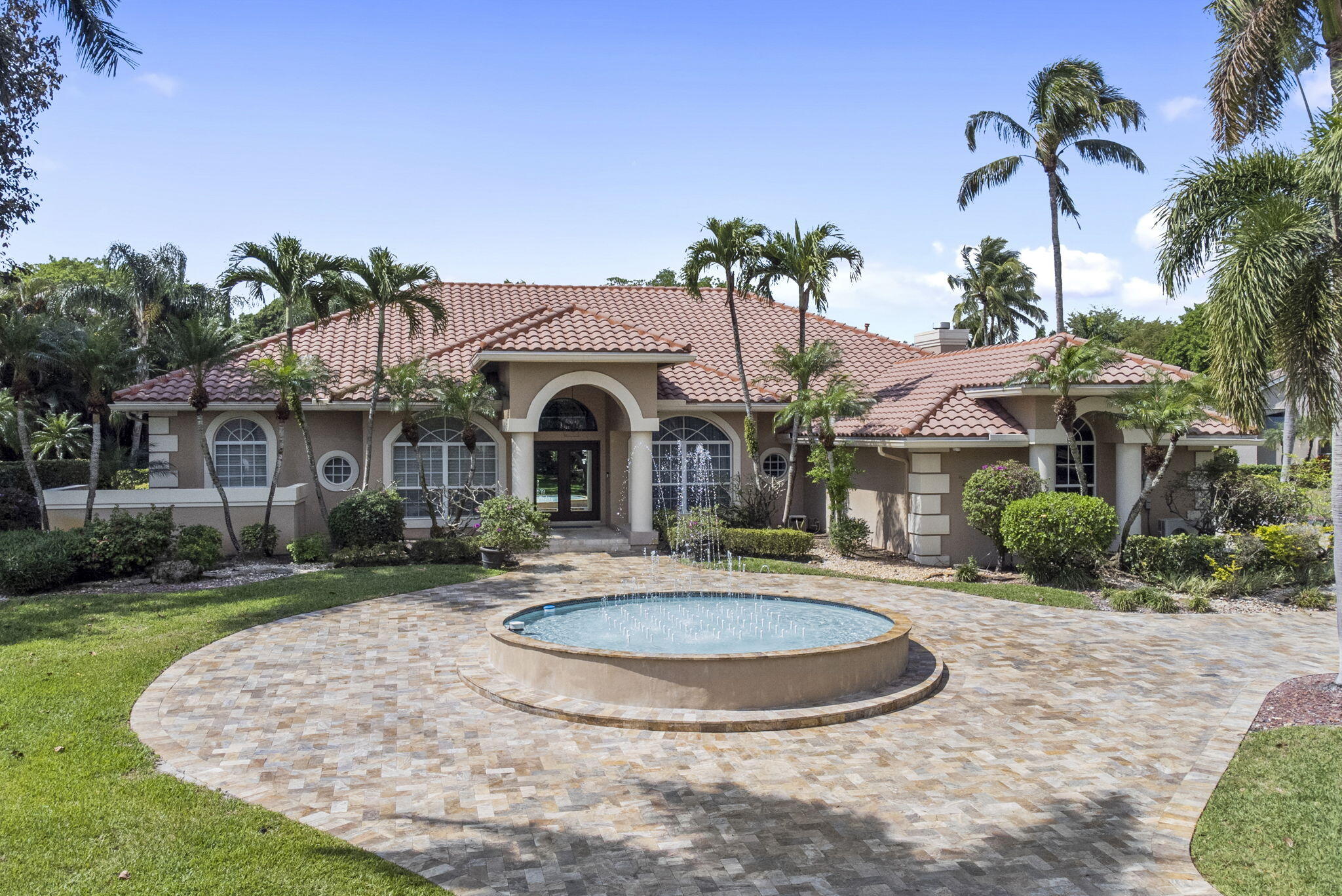 PARKLAND LAKES - Residential