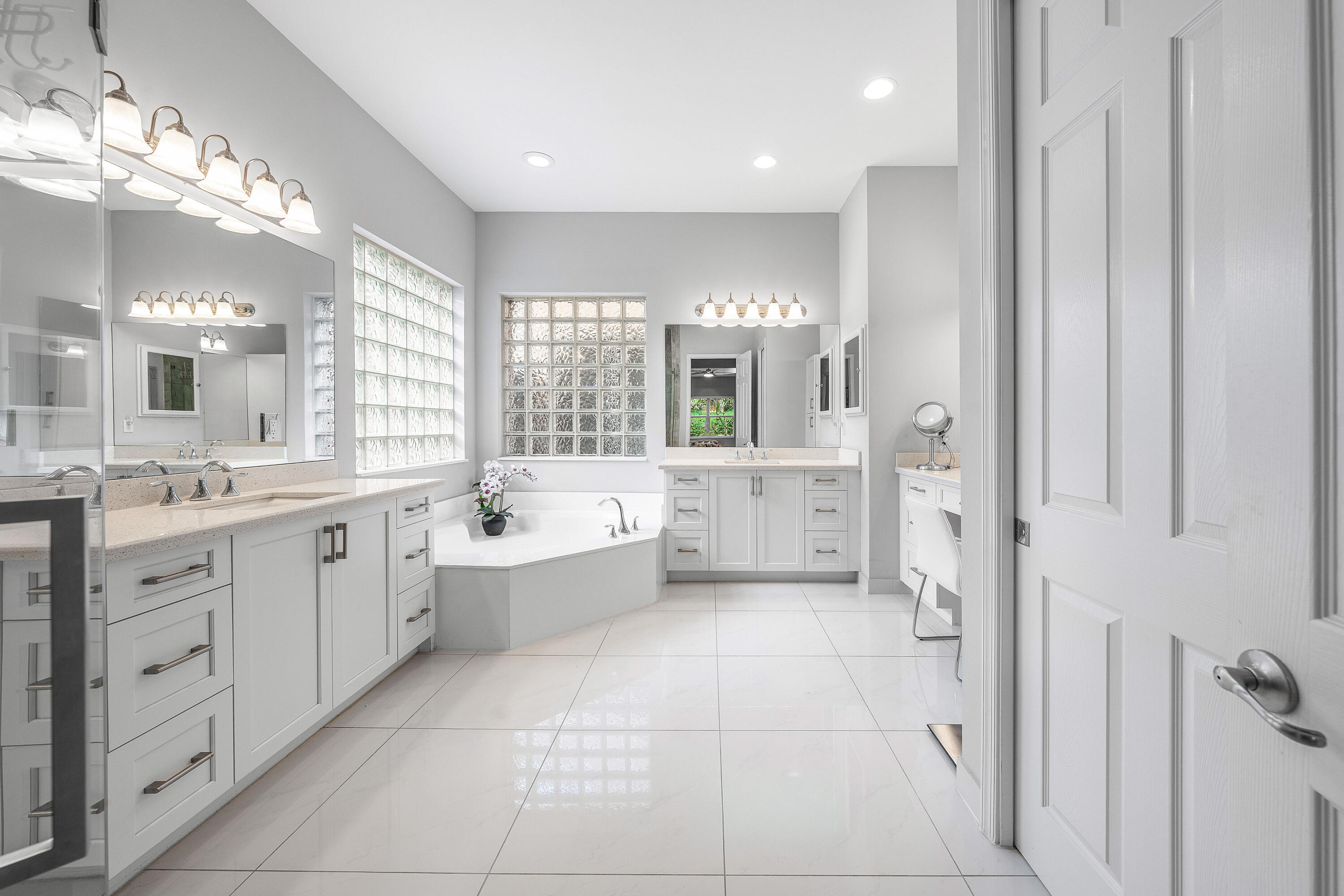 Valencia Cove - Residential