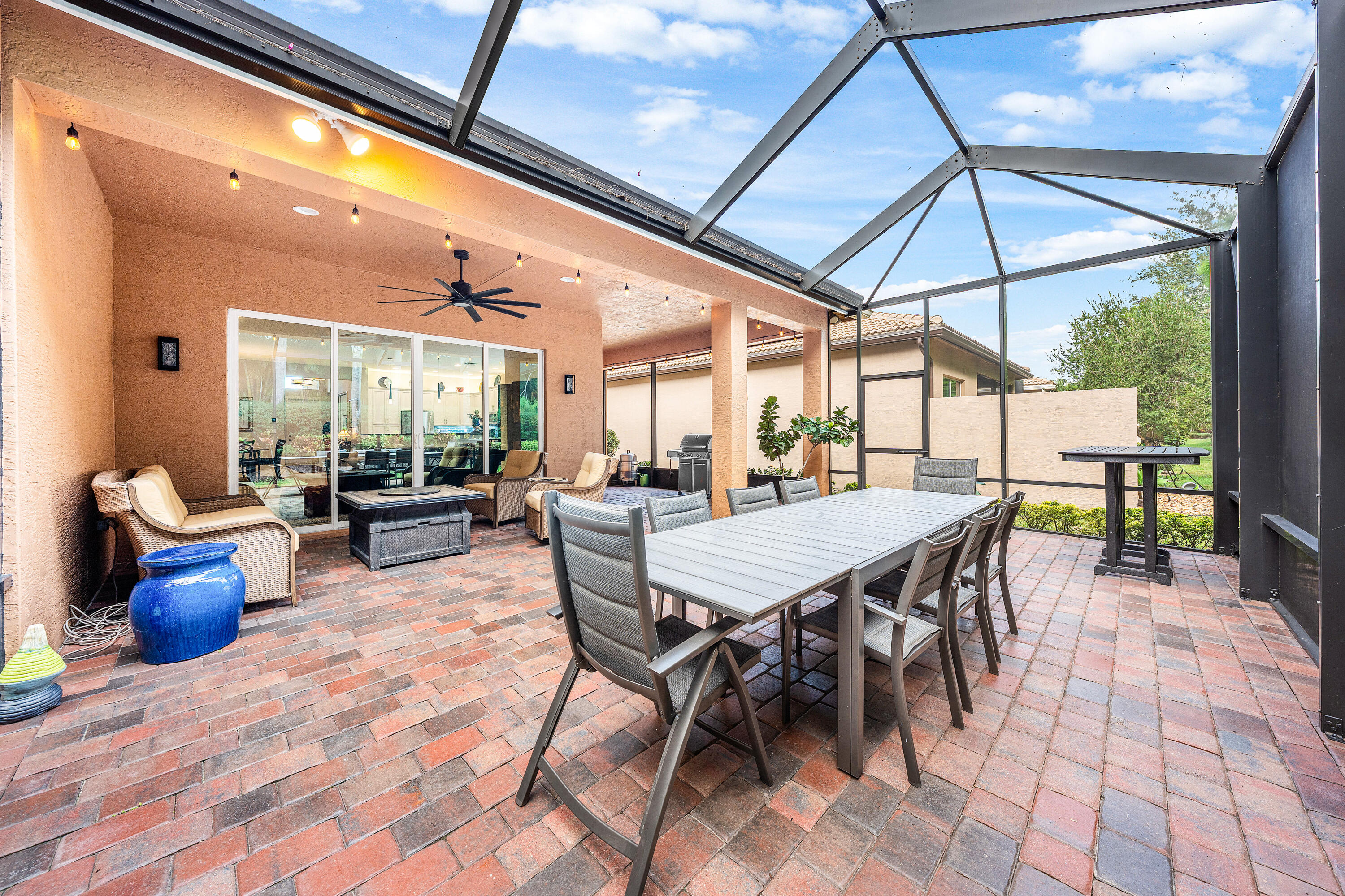 Valencia Cove - Residential