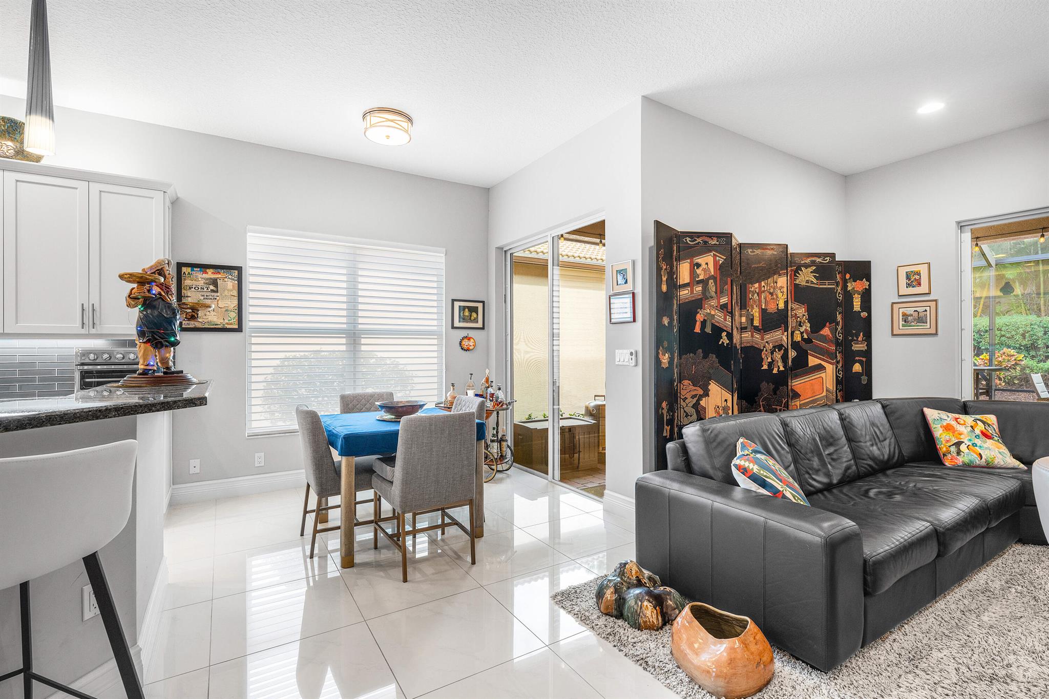 Valencia Cove - Residential