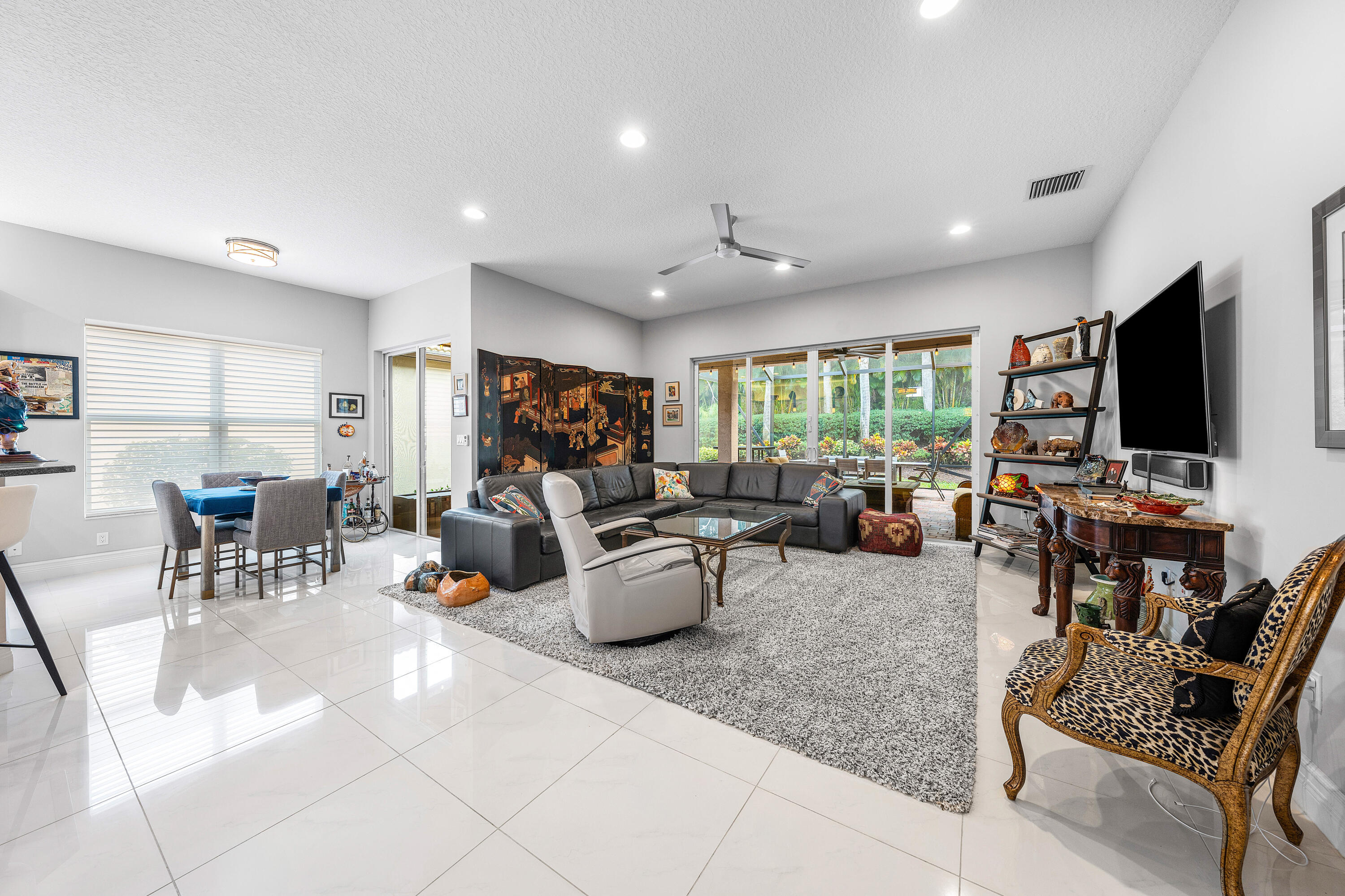 Valencia Cove - Residential