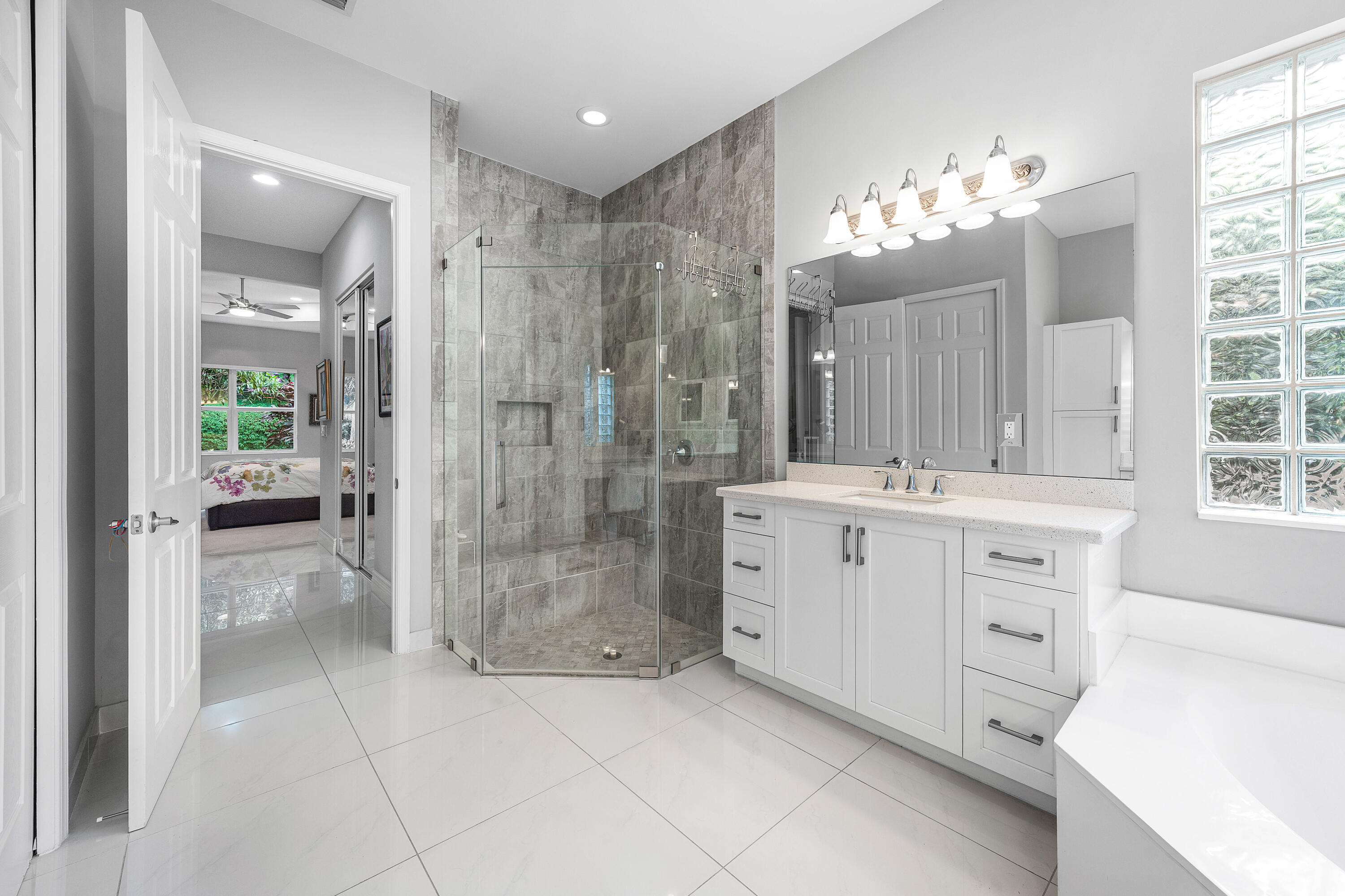 Valencia Cove - Residential