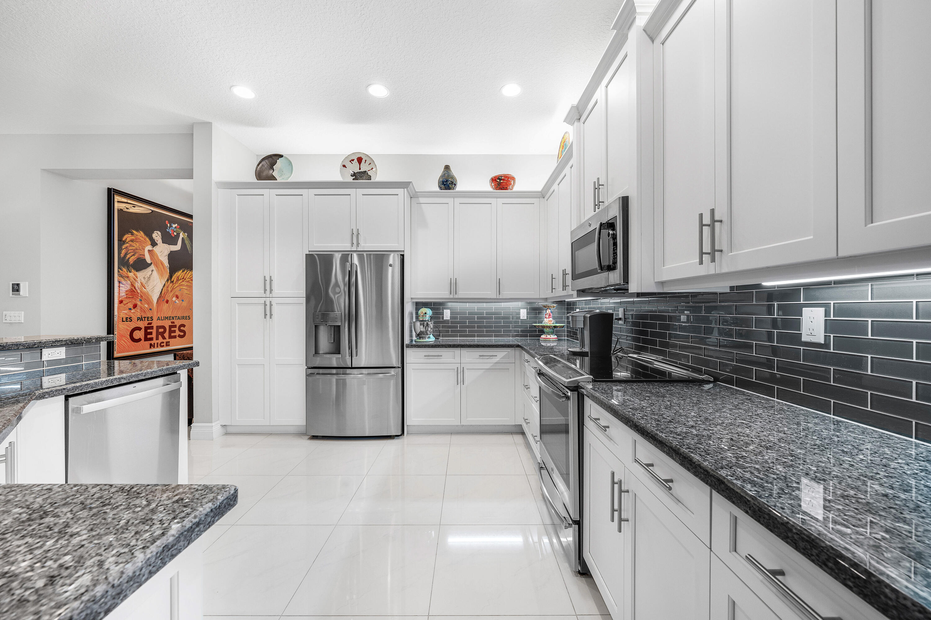 Valencia Cove - Residential