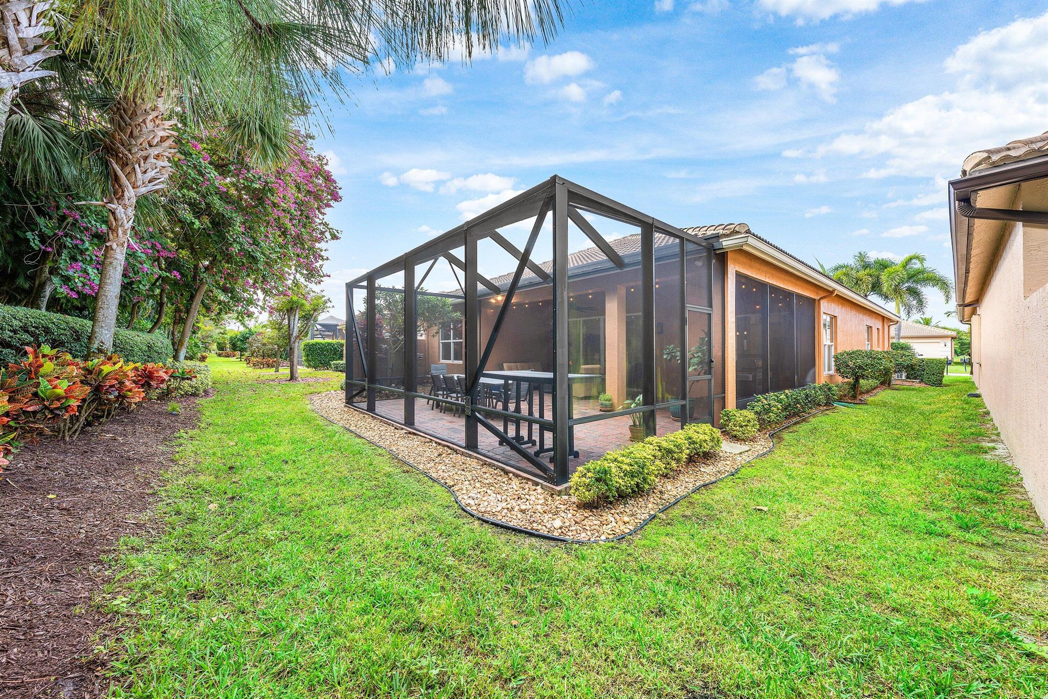 Valencia Cove - Residential