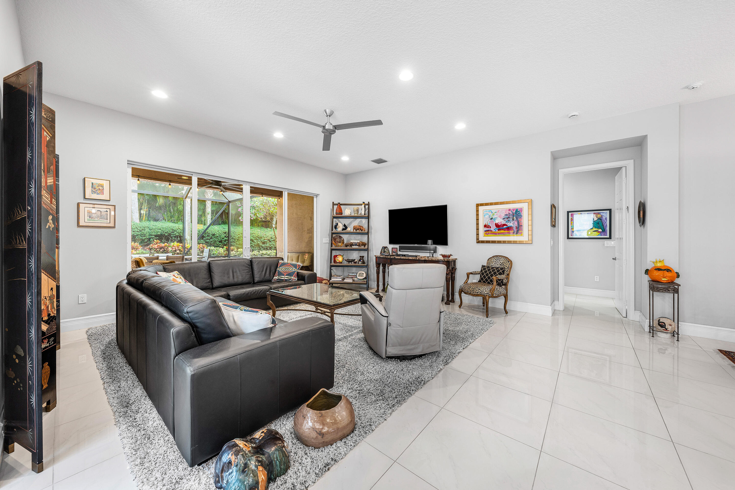 Valencia Cove - Residential