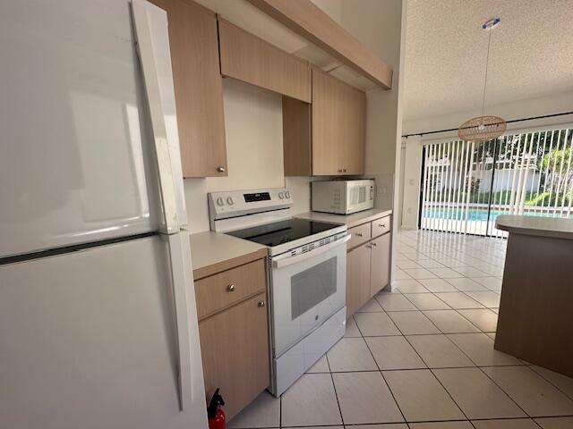 Bluffs-River - Residential Lease