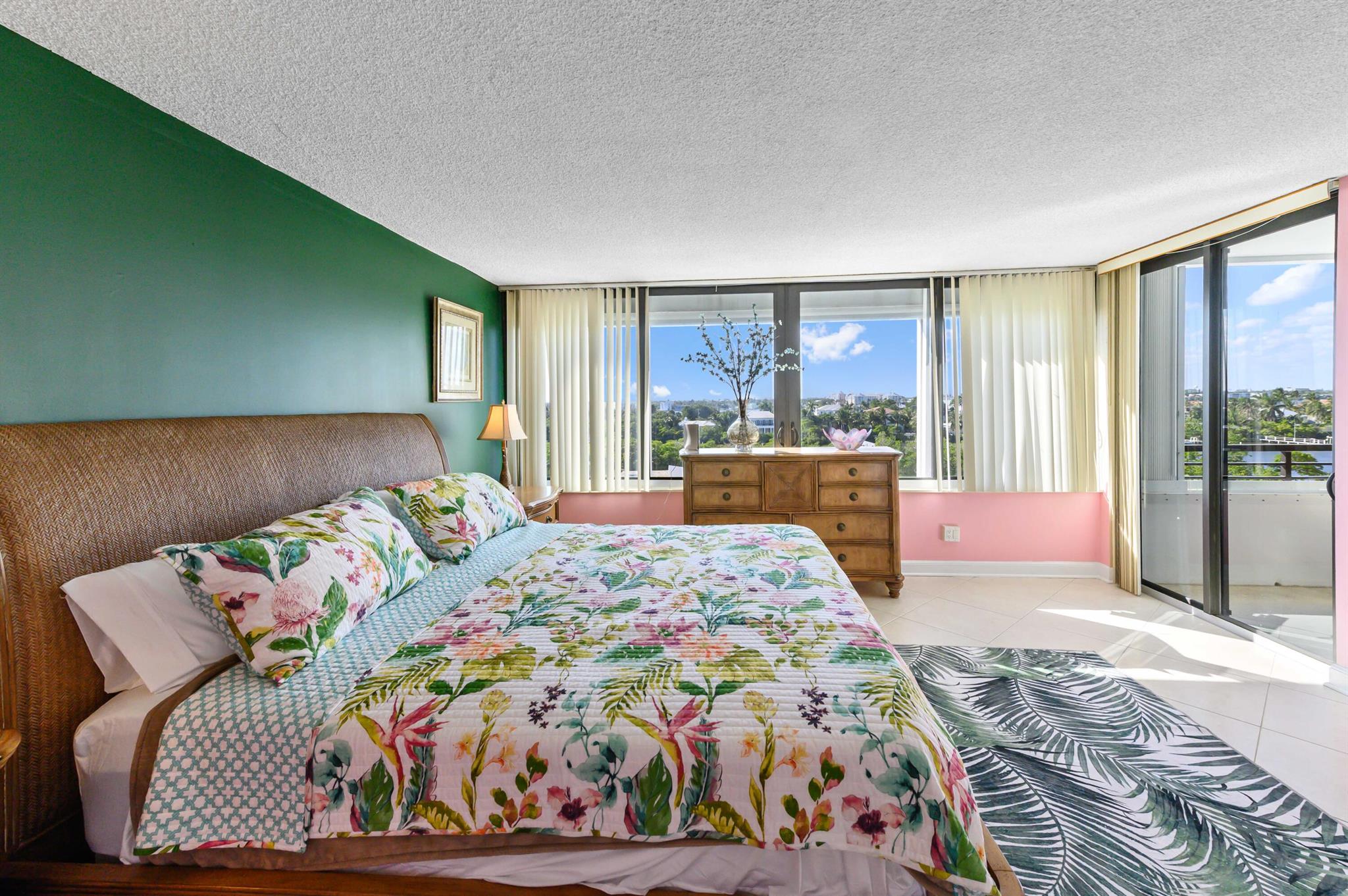 MAYFAIR HOUSE CONDO - Residential