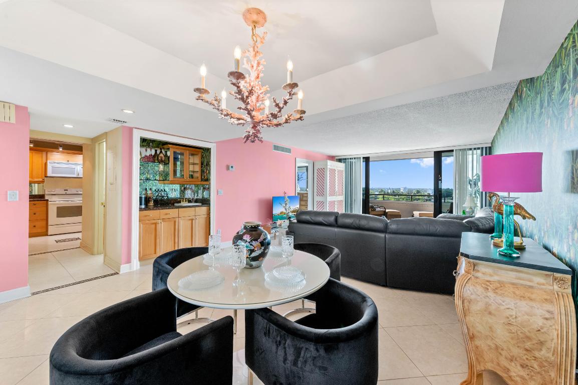 MAYFAIR HOUSE CONDO - Residential