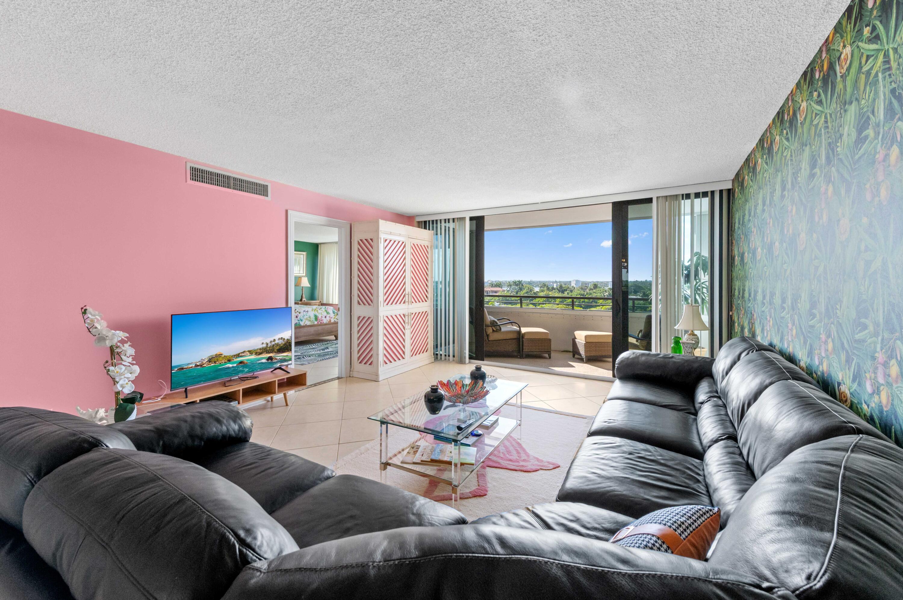 MAYFAIR HOUSE CONDO - Residential