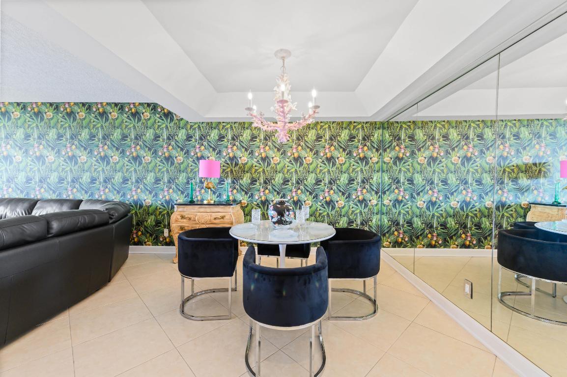 MAYFAIR HOUSE CONDO - Residential