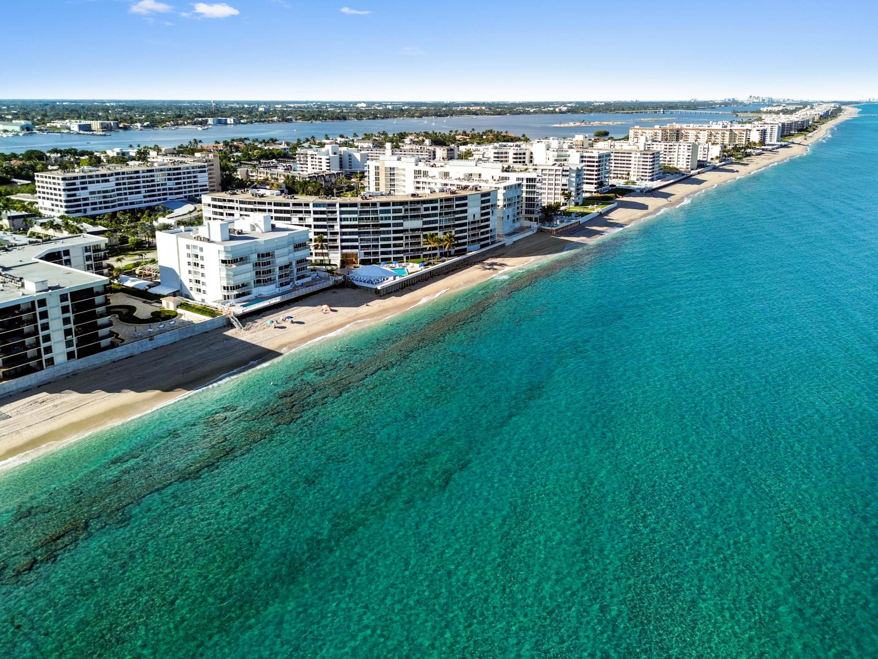 MAYFAIR HOUSE CONDO - Residential