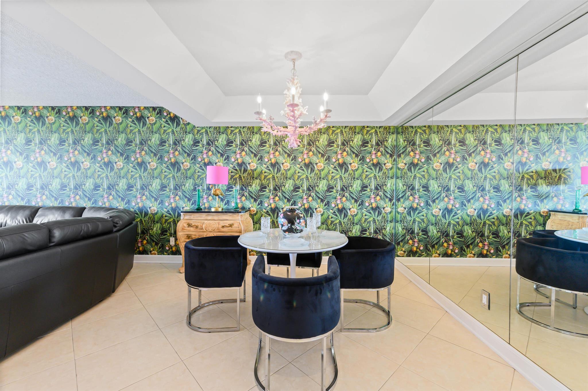 MAYFAIR HOUSE CONDO - Residential