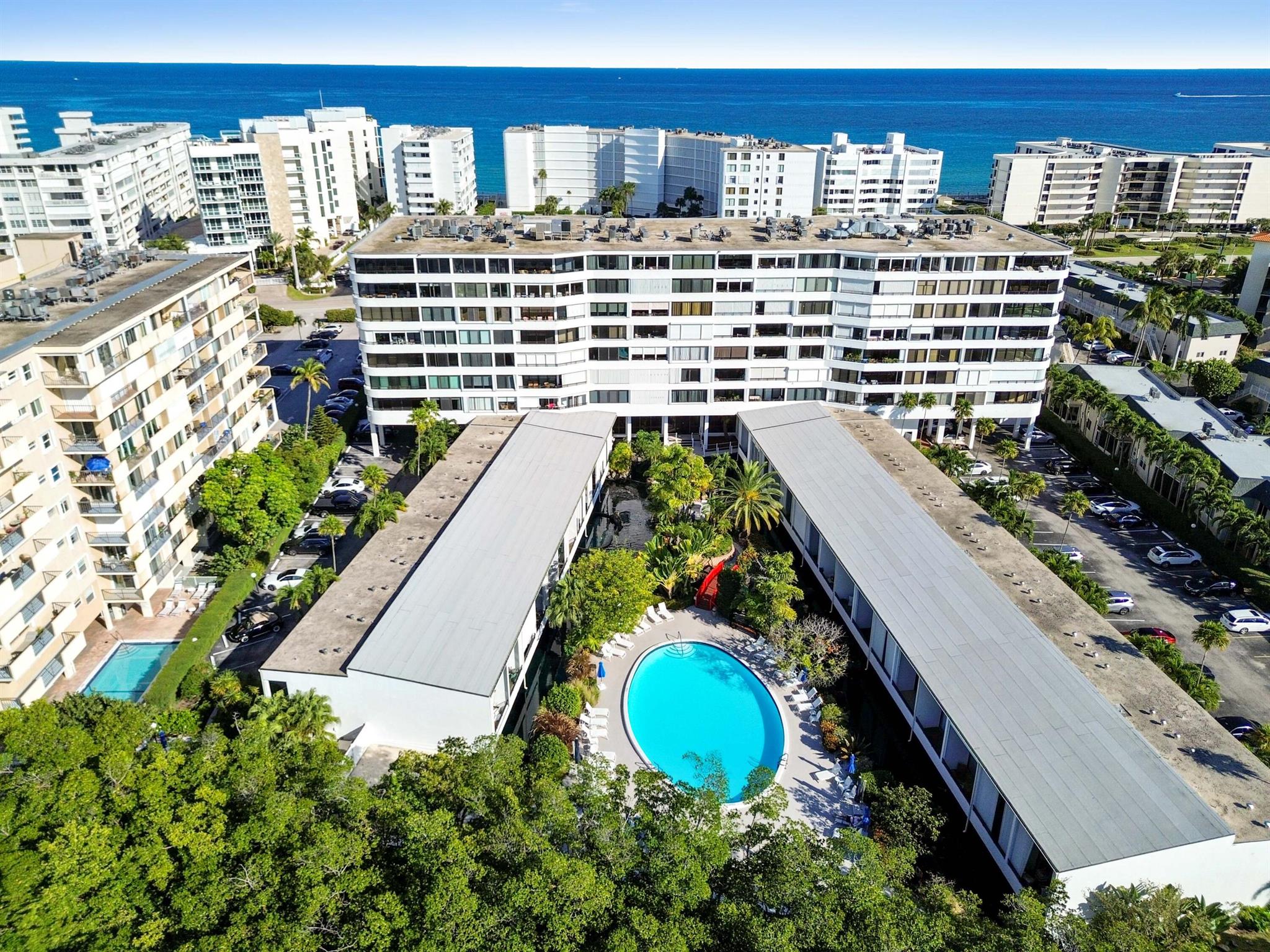 MAYFAIR HOUSE CONDO - Residential