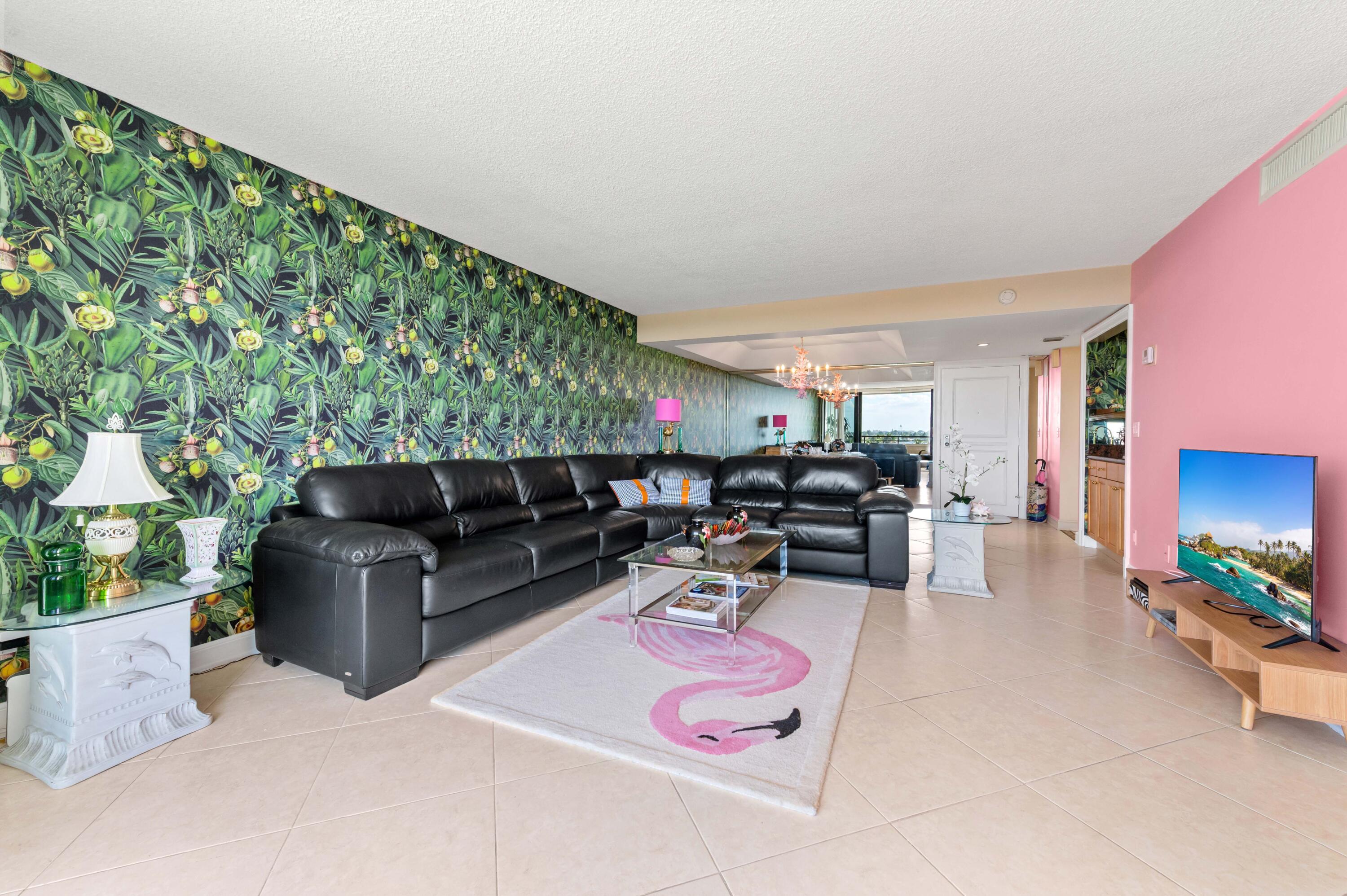 MAYFAIR HOUSE CONDO - Residential