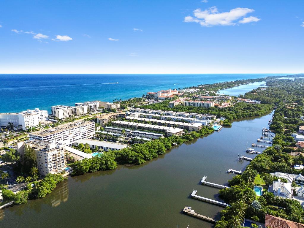 MAYFAIR HOUSE CONDO - Residential