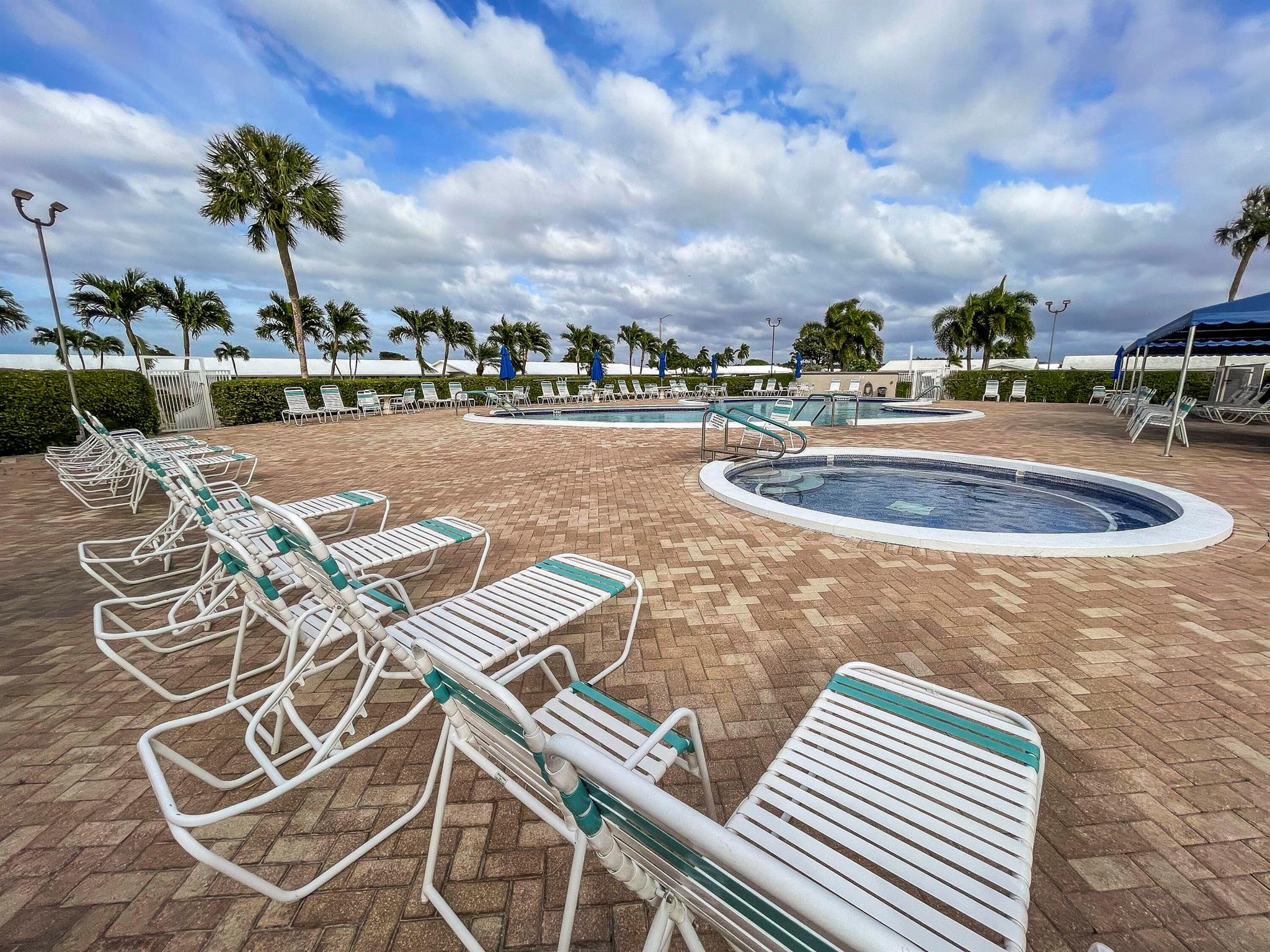 Leisureville Golf View Co - Residential