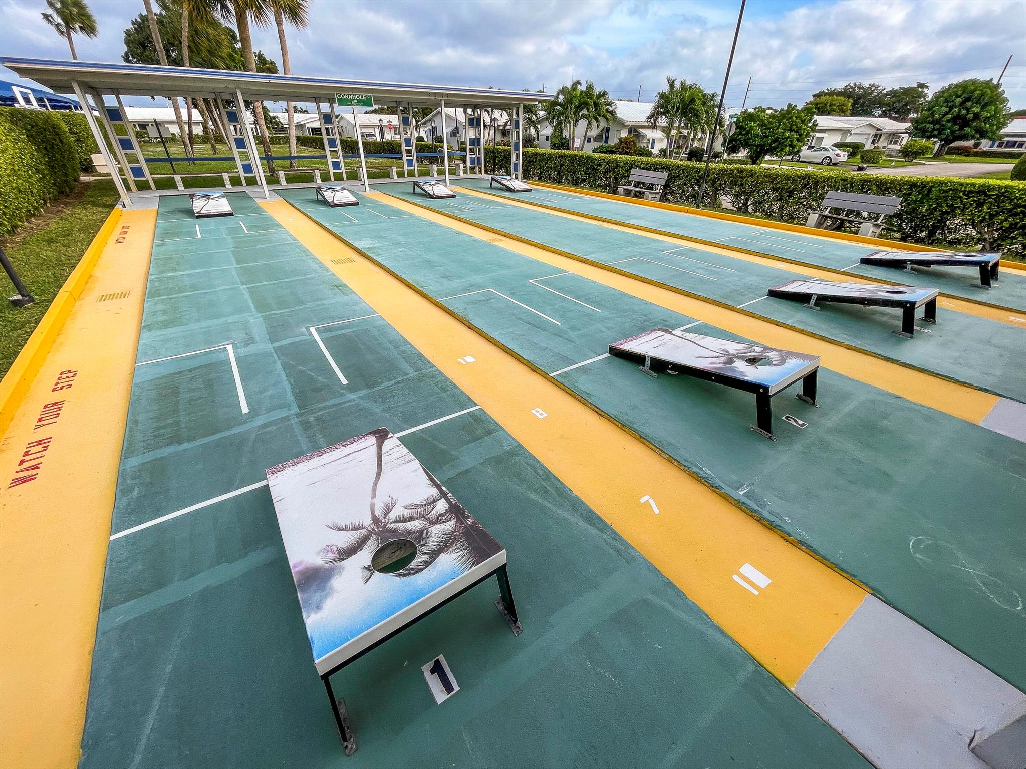 Leisureville Golf View Co - Residential