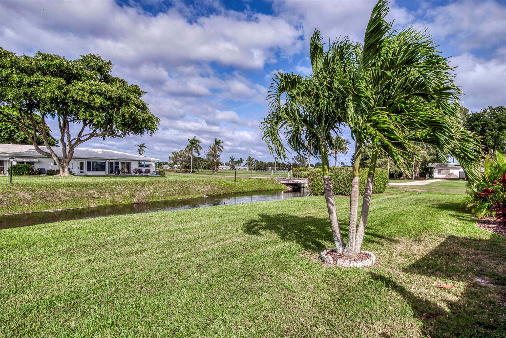 Leisureville Golf View Co - Residential