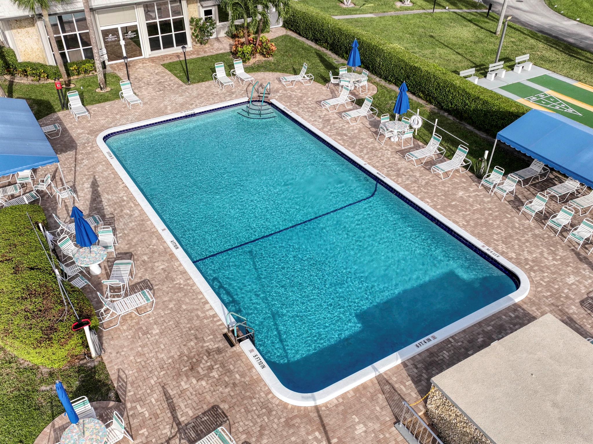 Leisureville Golf View Co - Residential