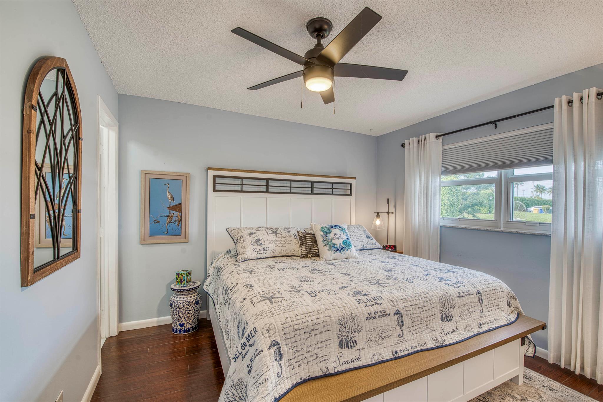 Leisureville Golf View Co - Residential