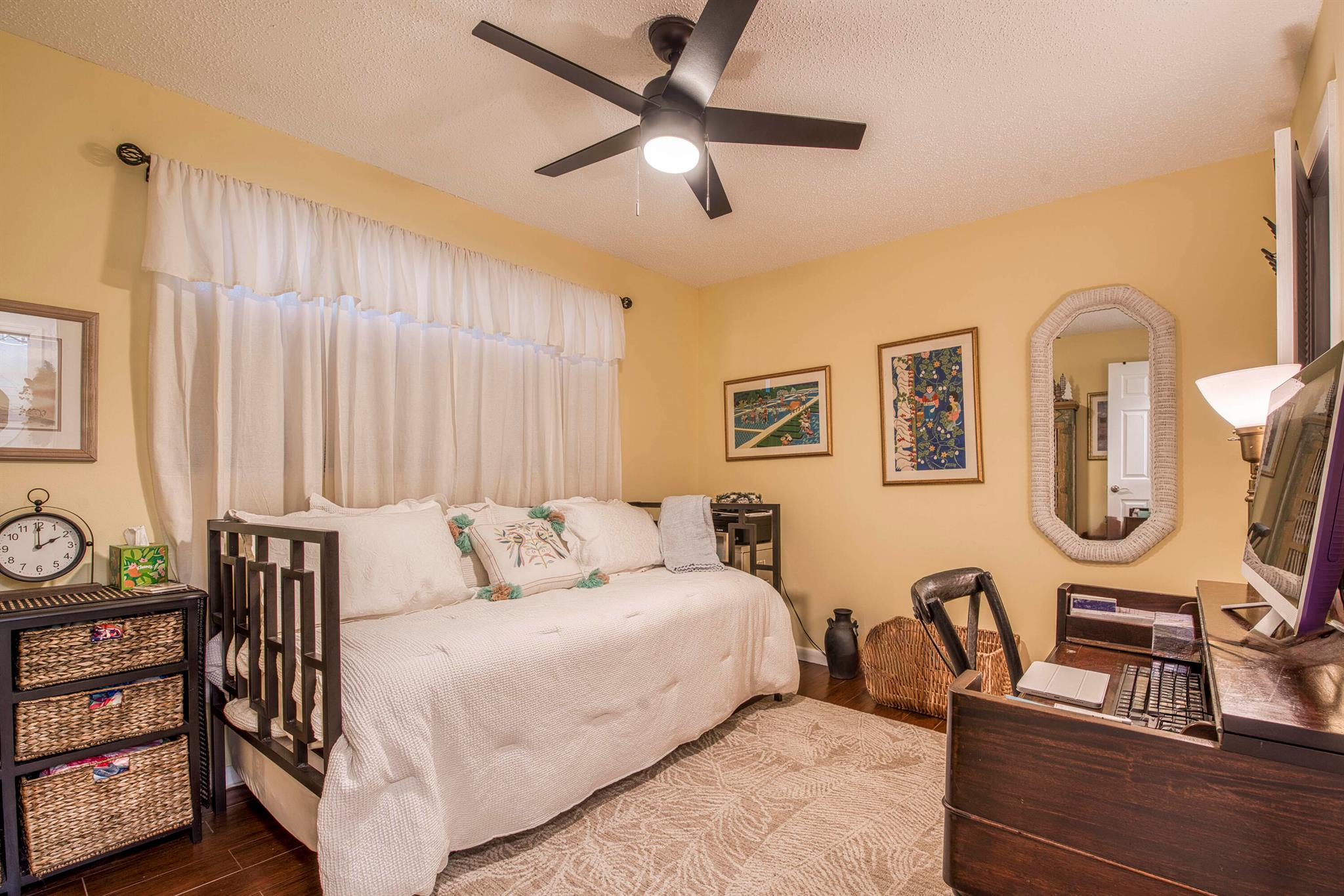 Leisureville Golf View Co - Residential